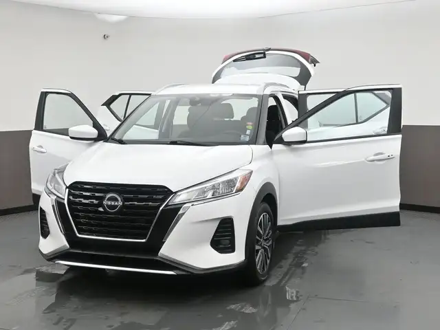 2025 Nissan Kicks SV HEATED SEATS, HEATED STEERING, LOW MILEAGE! - Photo 51