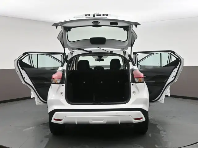 2025 Nissan Kicks SV HEATED SEATS, HEATED STEERING, LOW MILEAGE! - Photo 55