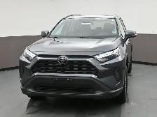 2024 Toyota RAV4 XLE AWD | SUNROOF | LOW MILEAGE - Photo 2