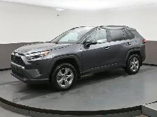 2024 Toyota RAV4 XLE AWD | SUNROOF | LOW MILEAGE - Photo 3