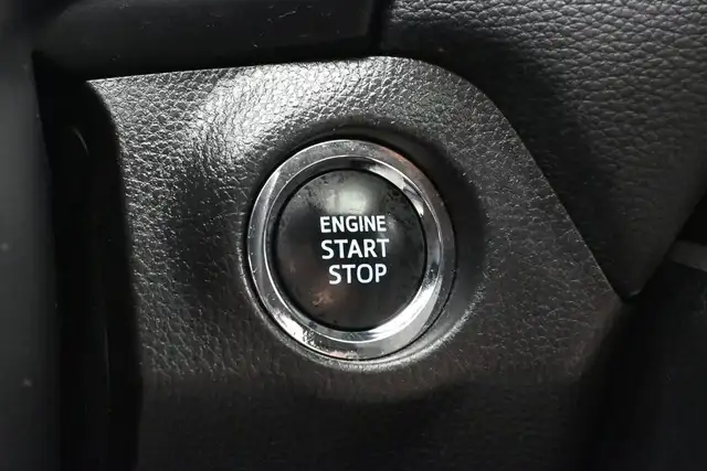 2024 Toyota RAV4 XLE AWD | SUNROOF | LOW MILEAGE - Photo 16