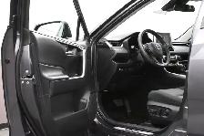 2024 Toyota RAV4 XLE AWD | SUNROOF | LOW MILEAGE - Photo 20