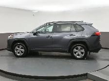 2024 Toyota RAV4 XLE AWD | SUNROOF | LOW MILEAGE - Photo 31
