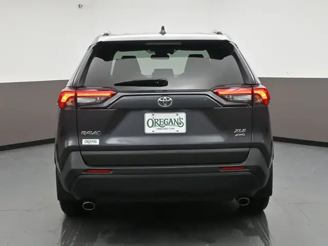 2024 Toyota RAV4 XLE AWD | SUNROOF | LOW MILEAGE - Photo 33