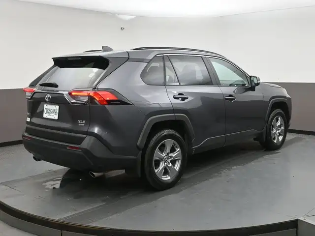 2024 Toyota RAV4 XLE AWD | SUNROOF | LOW MILEAGE - Photo 34