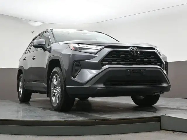2024 Toyota RAV4 XLE AWD | SUNROOF | LOW MILEAGE - Photo 36