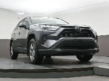 2024 Toyota RAV4 XLE AWD | SUNROOF | LOW MILEAGE - Photo 36