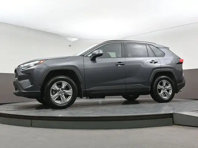 2024 Toyota RAV4 XLE AWD | SUNROOF | LOW MILEAGE - Photo 40