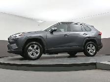 2024 Toyota RAV4 XLE AWD | SUNROOF | LOW MILEAGE - Photo 40