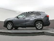 2024 Toyota RAV4 XLE AWD | SUNROOF | LOW MILEAGE - Photo 41