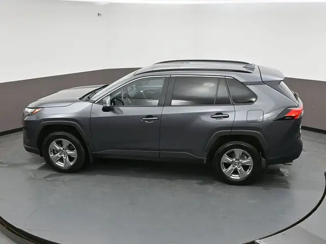 2024 Toyota RAV4 XLE AWD | SUNROOF | LOW MILEAGE - Photo 47