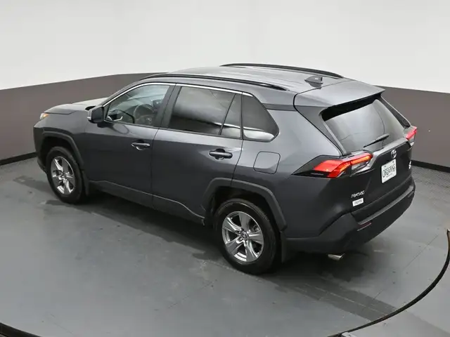 2024 Toyota RAV4 XLE AWD | SUNROOF | LOW MILEAGE - Photo 48