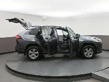 2024 Toyota RAV4 XLE AWD | SUNROOF | LOW MILEAGE - Photo 52