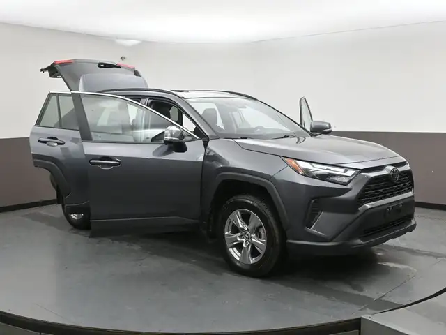 2024 Toyota RAV4 XLE AWD | SUNROOF | LOW MILEAGE - Photo 53