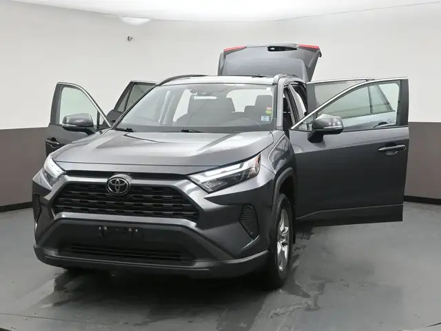 2024 Toyota RAV4 XLE AWD | SUNROOF | LOW MILEAGE - Photo 54