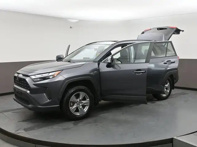 2024 Toyota RAV4 XLE AWD | SUNROOF | LOW MILEAGE - Photo 55
