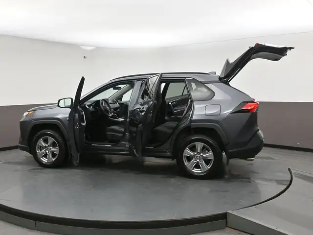 2024 Toyota RAV4 XLE AWD | SUNROOF | LOW MILEAGE - Photo 56