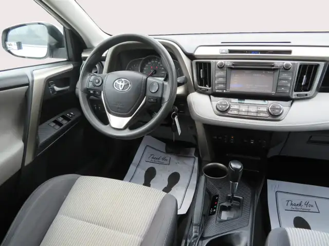 2015 Toyota RAV4 AWD 4dr XLE - Photo 16