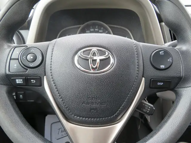 2015 Toyota RAV4 AWD 4dr XLE - Photo 18