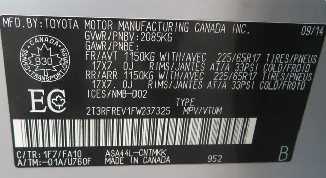 2015 Toyota RAV4 AWD 4dr XLE - Photo 29