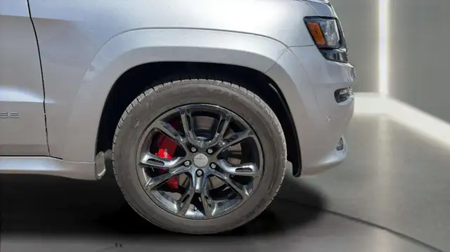 2016 Jeep Grand Cherokee 4WD 4dr SRT - Photo 9