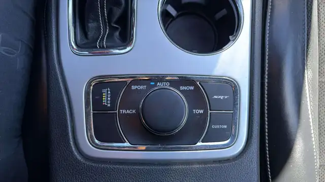 2016 Jeep Grand Cherokee 4WD 4dr SRT - Photo 21
