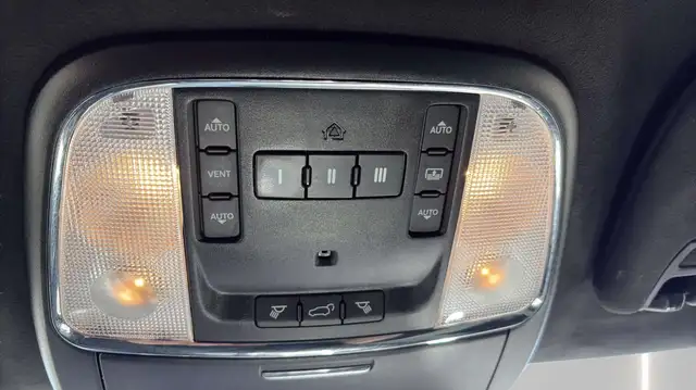 2016 Jeep Grand Cherokee 4WD 4dr SRT - Photo 25