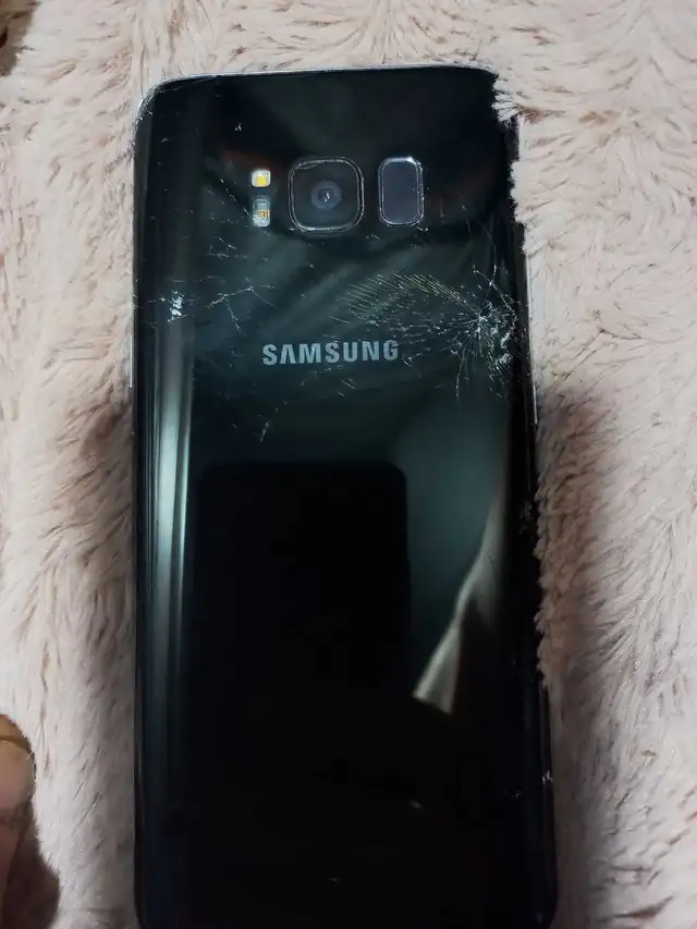 Unlocked Samsung s8 - Photo 3