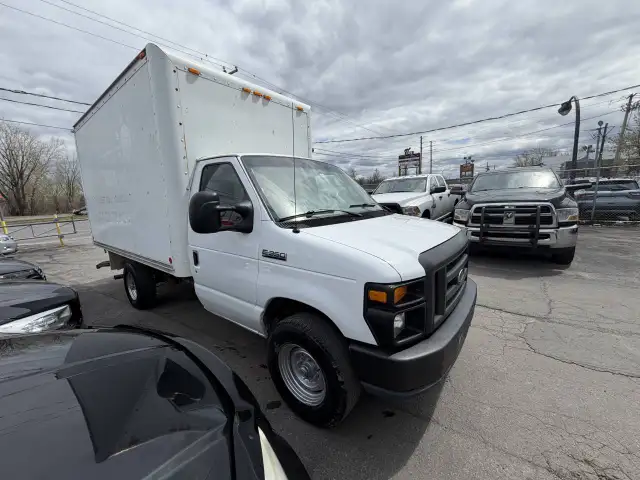 2011 FORD E-Series E 350 SD