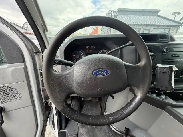 2011 FORD E-Series E 350 SD - Photo 12