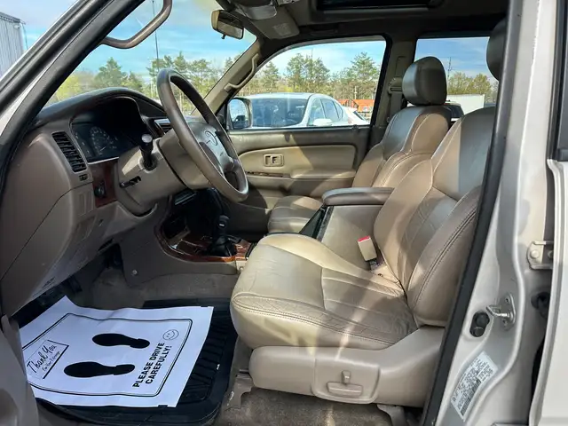 2000 Toyota 4Runner LIMITED | 4WD | LEATHER | SUNROOF | - Photo 11