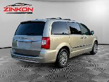 2016 Chrysler Town & Country TOURING-L | SUNROOF | CLEAN CARFAX - Photo 5