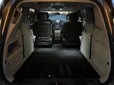 2016 Chrysler Town & Country TOURING-L | SUNROOF | CLEAN CARFAX - Photo 14