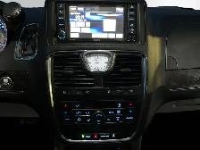 2016 Chrysler Town & Country TOURING-L | SUNROOF | CLEAN CARFAX - Photo 20