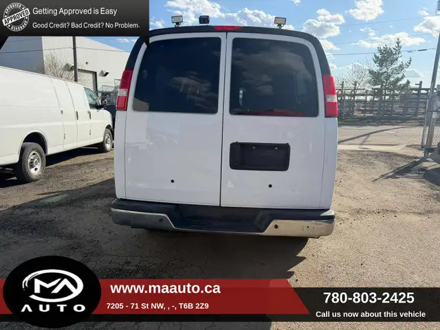 2014 GMC Savana 3500 155' Cargo Van - Photo 5