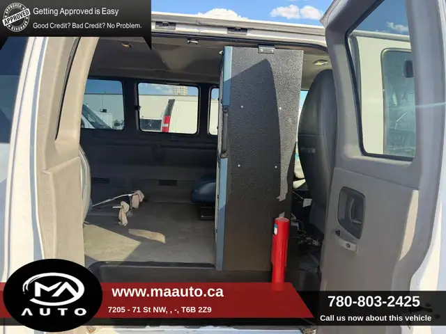 2014 GMC Savana 3500 155' Cargo Van - Photo 12