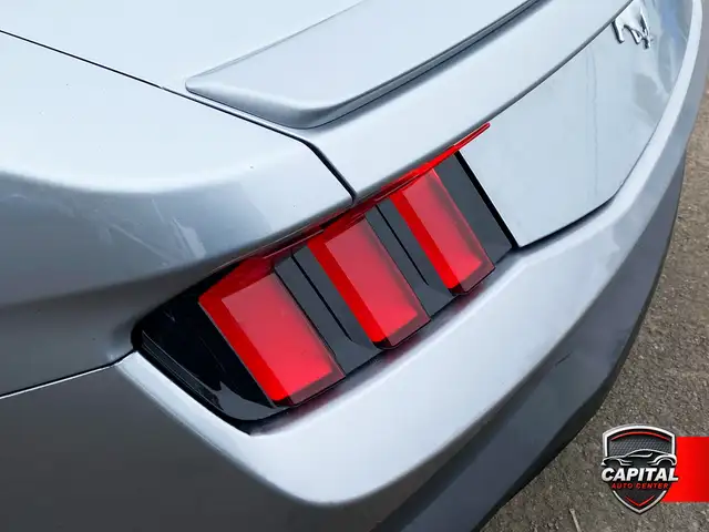 2025 Ford Mustang Convertible EcoBoost Premium - Photo 11