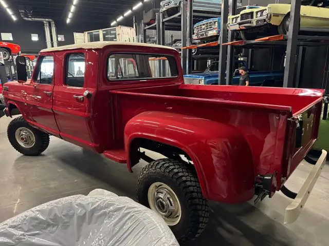 1970 Ford F-250 4x4 Crew Cab | 390 V8 | 4-Speed Manual - Photo 3