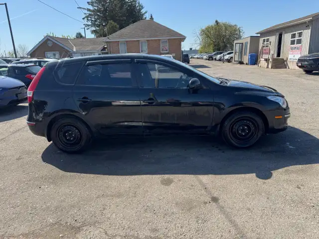 2010 Hyundai Elantra Touring GL, ONE OWNER, NO ACCIDENTS, ONLY 8 - Photo 6