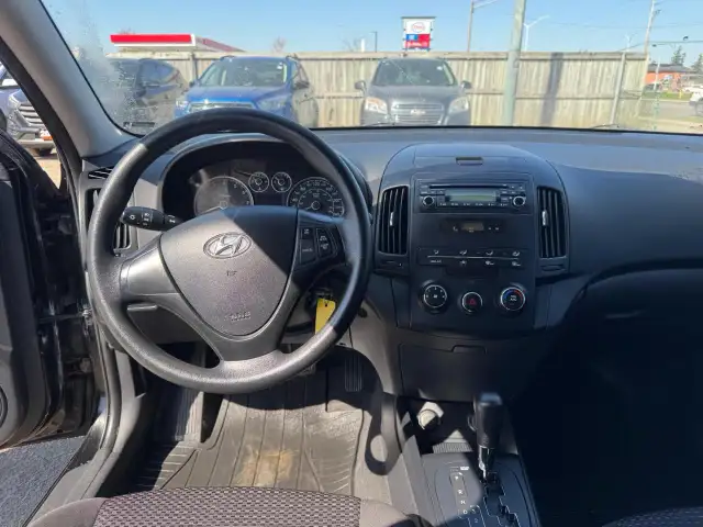 2010 Hyundai Elantra Touring GL, ONE OWNER, NO ACCIDENTS, ONLY 8 - Photo 13