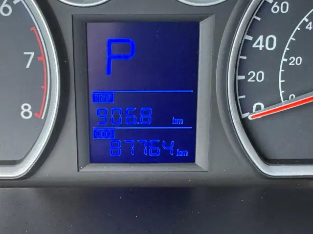 2010 Hyundai Elantra Touring GL, ONE OWNER, NO ACCIDENTS, ONLY 8 - Photo 14