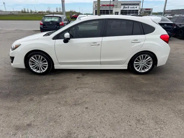 2016 Subaru Impreza 2.0i Limited Pkg, AWD, 4 CYL, 2 SETS WHEELS, - Photo 2