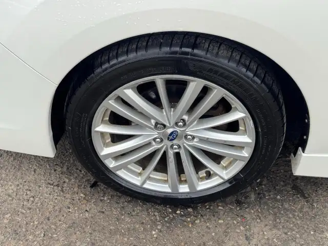 2016 Subaru Impreza 2.0i Limited Pkg, AWD, 4 CYL, 2 SETS WHEELS, - Photo 16