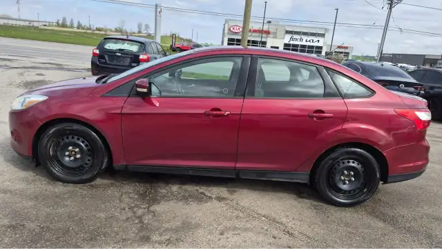 2013 Ford Focus SE, WELL MAINTAINED, ONLY 130KMS, CERTIFIED - Photo 2