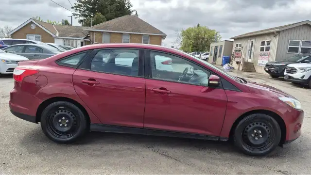 2013 Ford Focus SE, WELL MAINTAINED, ONLY 130KMS, CERTIFIED - Photo 6