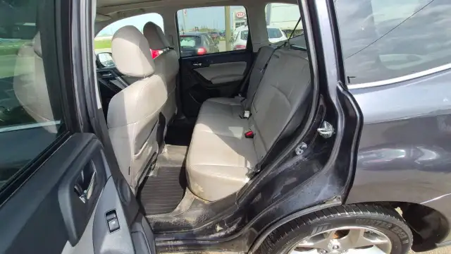 2015 Subaru Forester i Limited w/Tech Pkg, NO ACCIDENTS, AWD, CE - Photo 10