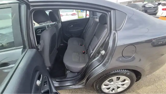 2014 Kia Rio LX , AUTO, SEDAN, 4 CYL, GREAT ON FUEL, CERTIFIED - Photo 10