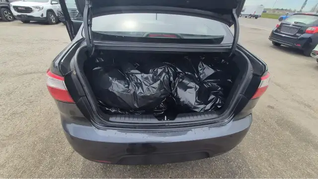 2014 Kia Rio LX , AUTO, SEDAN, 4 CYL, GREAT ON FUEL, CERTIFIED - Photo 14