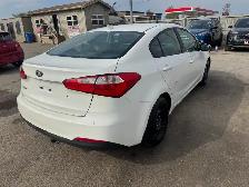 2016 Kia Forte LX, MANUAL, SEDAN, 4 CYL, GREAT ON FUEL, CERTIFIE - Photo 5