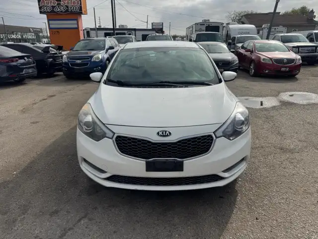 2016 Kia Forte LX, MANUAL, SEDAN, 4 CYL, GREAT ON FUEL, CERTIFIE - Photo 8